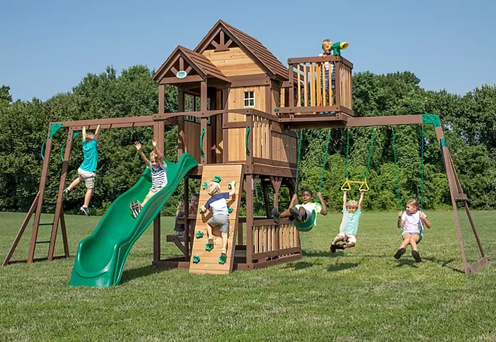 Backyard Discovery Skyfort II Cedar Swing Set/PlaySet