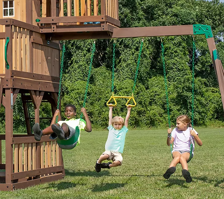 Backyard Discovery Skyfort II Cedar Swing Set/PlaySet