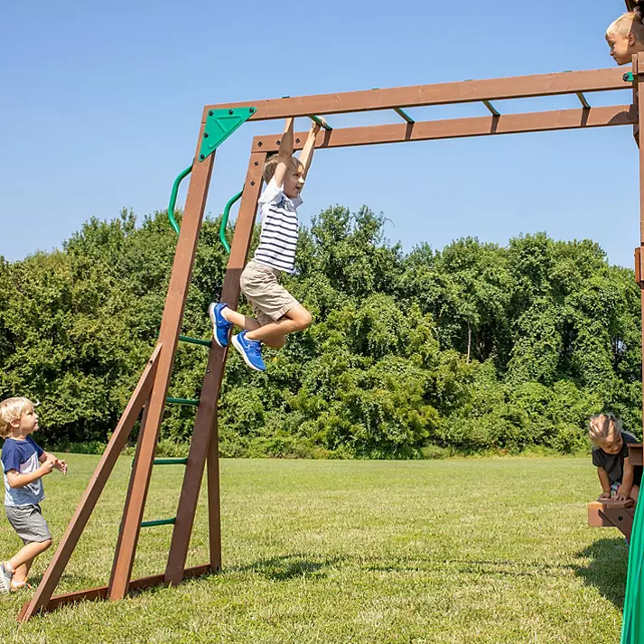 Backyard Discovery Skyfort II Cedar Swing Set/PlaySet