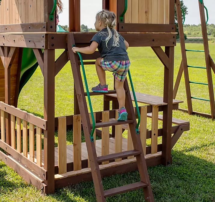 Backyard Discovery Skyfort II Cedar Swing Set/PlaySet